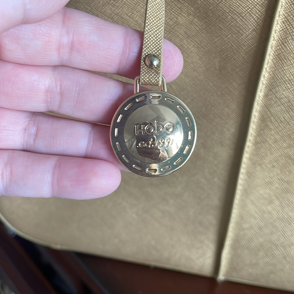 Hobo Original Mariella gold saffiano leather bag - Picture 7 of 13